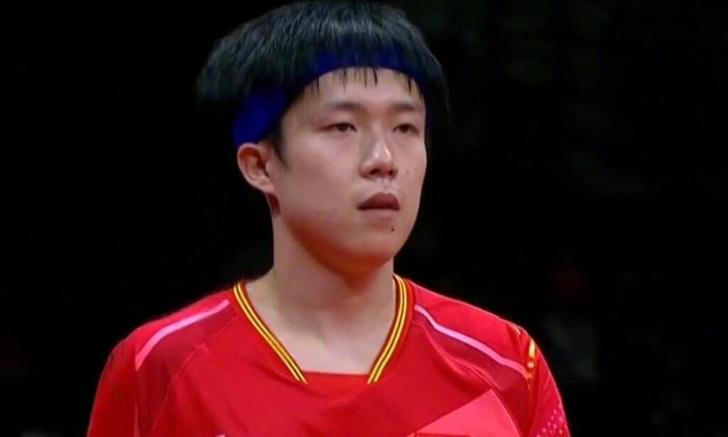 导演还让我们都保持一定的距离，谁都抓不着，保持着对于这种真实环境的体验，回去我们就开拍了。
