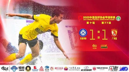 小雀斑现身温莎城堡 从女王手中接过官佐勋章 2016-12-03 小雀斑埃迪·雷德梅恩现身温莎城堡从女王手中领取了大英帝国官佐勋章(OBE) ，妻子汉娜也一同亮相。