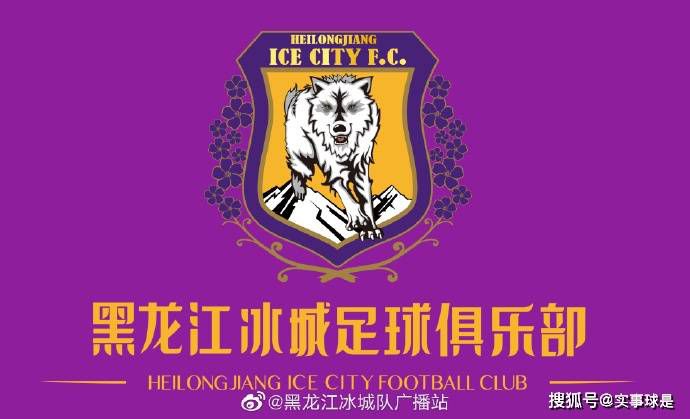 到访的法国文化部长奥蕾丽·费利佩蒂女士为二人颁发勋章。