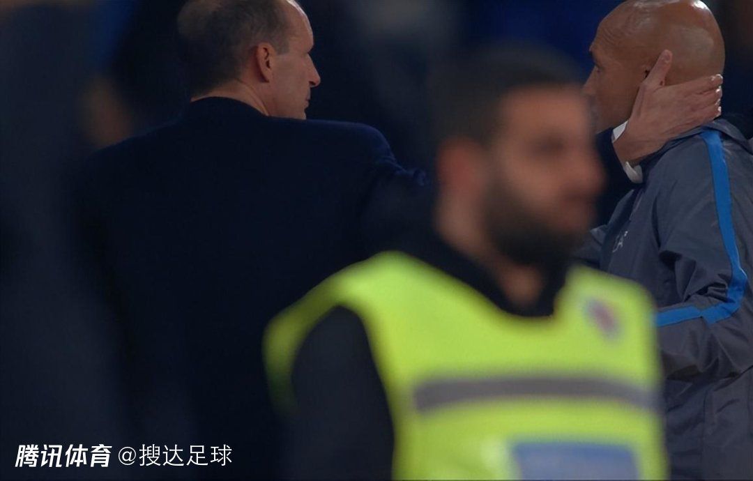 牛姐在给TMZ的声明中表示：“上周末我失去了母亲，我的心都碎了，更悲惨的是，我的姐姐也在同一天失去了生命。