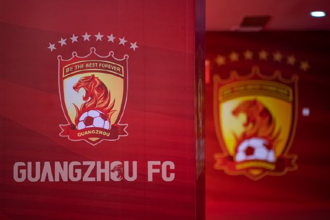 黄子华：他是天生很爱玩，生命就是一个玩的过程。