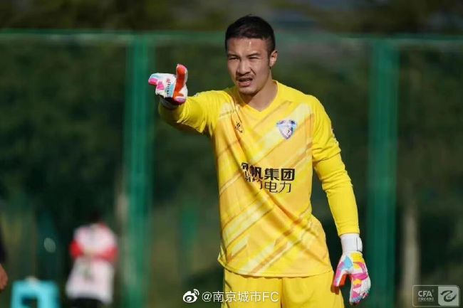 近日，百尊总价近500万、每尊高3米的美猴王雕像从广东中山飞往亚洲各地影院。
