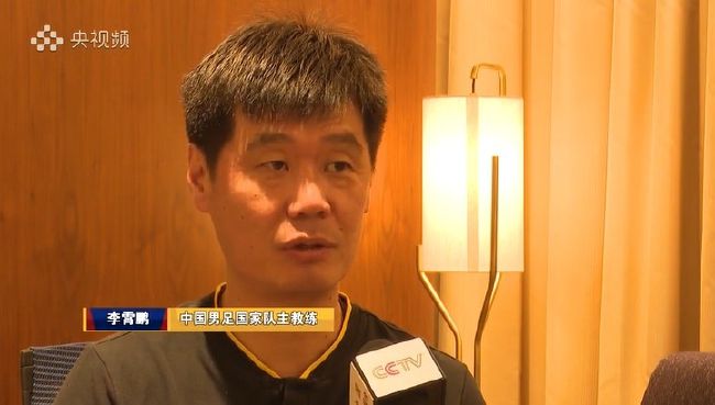 他的作品很少拿弱势群体开涮，相反，经常是以同情和理解的态度刻画这些“小人物”。