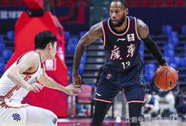 42岁陈数性感大解放 穿黑色胸衣身材超有料！