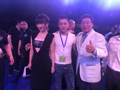 孩子刚满 12 岁，过去这 11 年里，自己大多时候都在扮演保护者，为孩子遮风挡雨、解决各种难题。