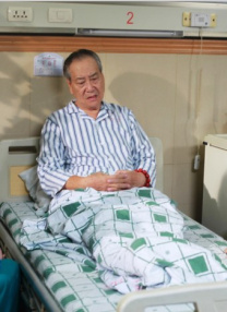 幕为载体，铭记历史，弘扬伟大精神。
