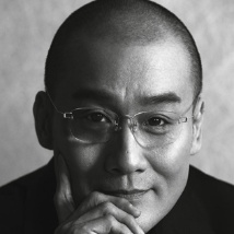 影片于近日发布新特辑，讲述钟楚曦在水下拍摄高难度舞蹈戏的幕后故事。
